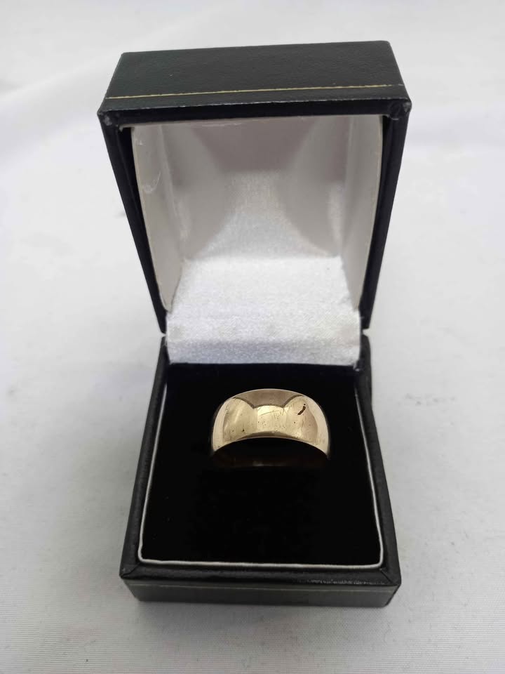 Rings with wide bands for statement wear -9K Hallmarked Gold Ring 7g Size U With Box