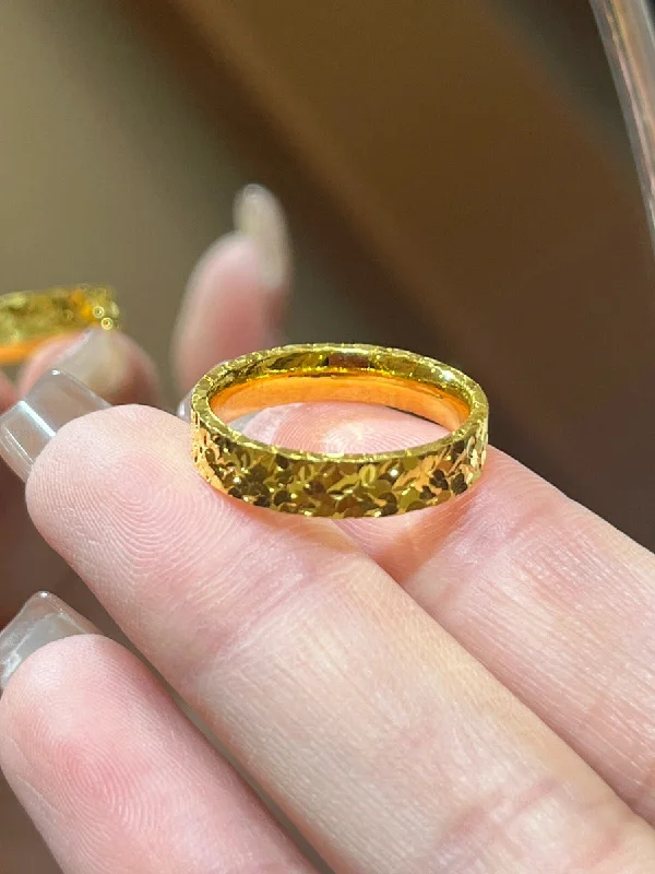 Gold broken ice ring