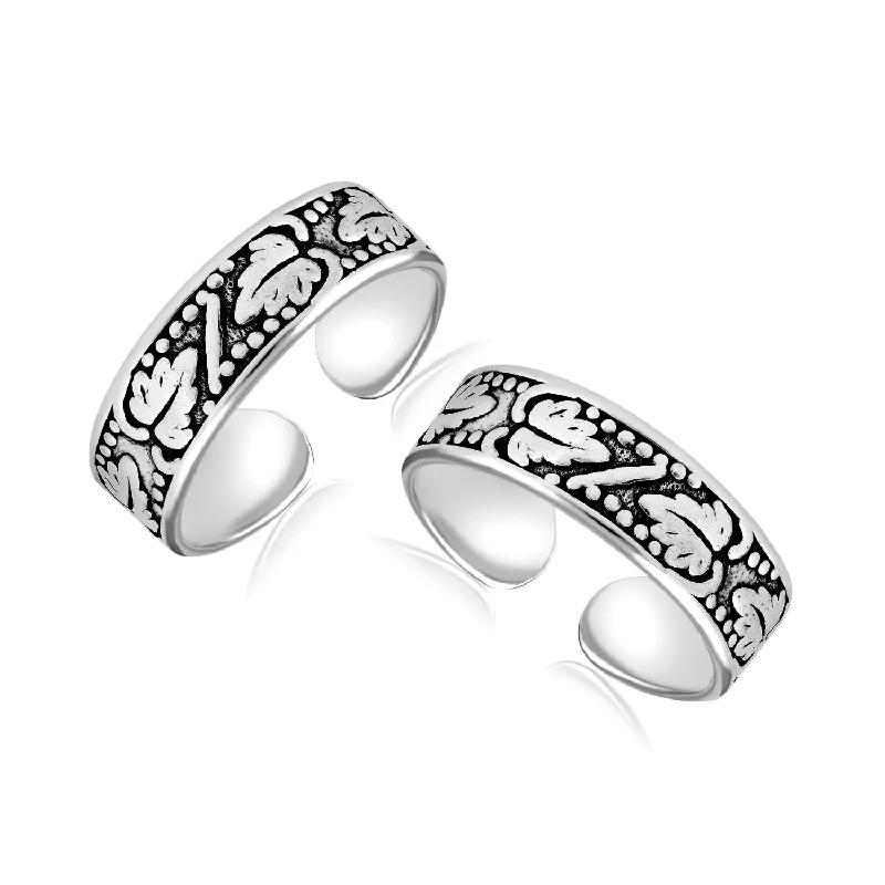 Rings with gothic-inspired skull motif details -925 Sterling Silver Leaves and Dot Design Toe Ring for Women